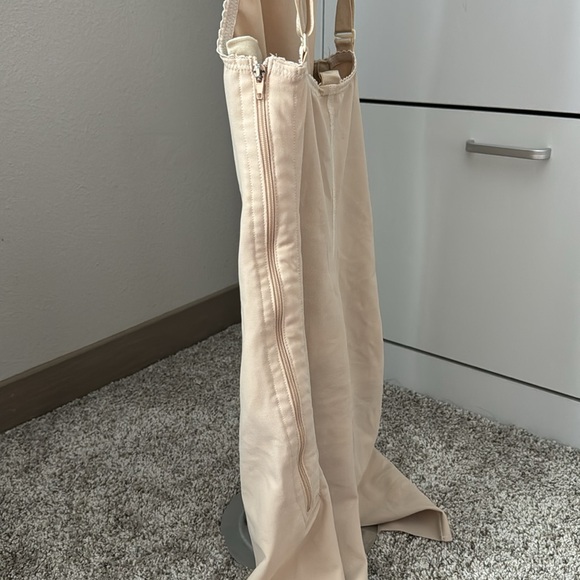 Post Surgery Faja - Picture 2 of 6